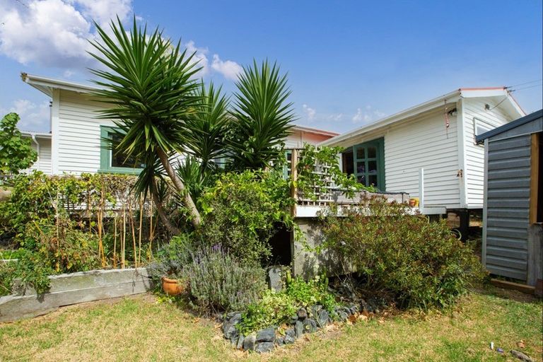 Photo of property in 9 Pakiri Road, Leigh, Warkworth, 0985