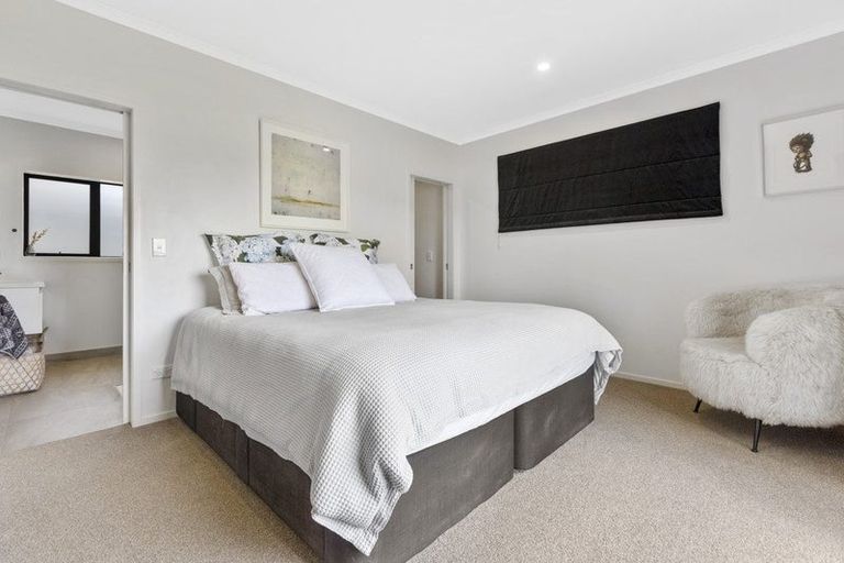 Photo of property in 5a Tupuhi Place, Highlands Park, New Plymouth, 4312