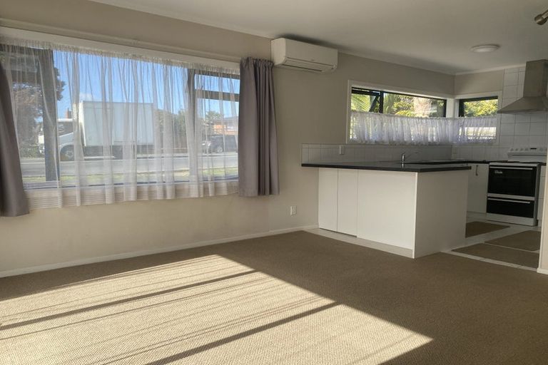 Photo of property in 114 Te Atatu Road, Te Atatu South, Auckland, 0610