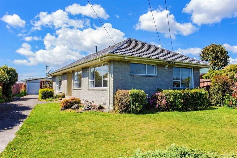 Photo of property in 76 Cotswold Avenue, Bishopdale, Christchurch, 8053