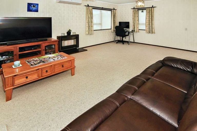 Photo of property in 1/40 Phillip Street, Johnsonville, Wellington, 6037