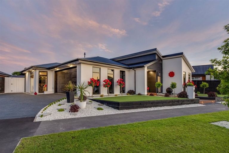 Photo of property in 5 Evelyn Crescent, Marshland, Christchurch, 8083