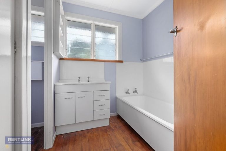 Photo of property in 17 Landview Road, Parkvale, Tauranga, 3112