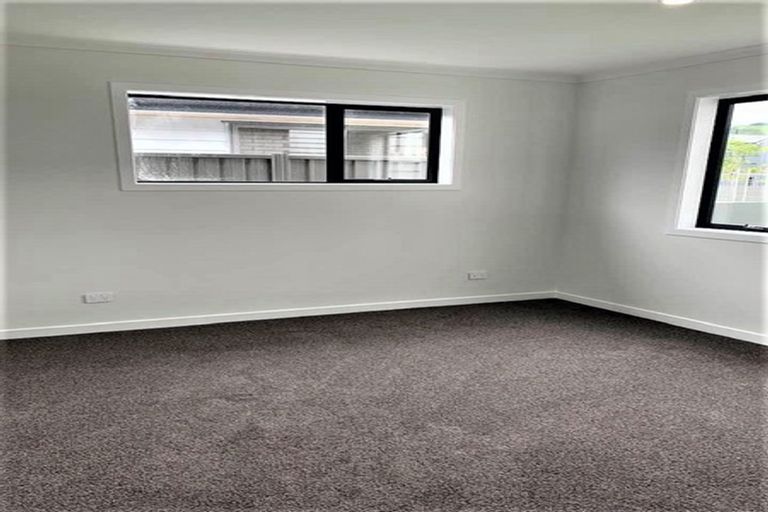 Photo of property in 32 Karearea Avenue, Kenepuru, Porirua, 5022