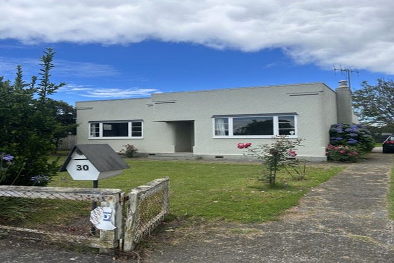 Photo of property in 30 Anzac Avenue, Onekawa, Napier, 4110