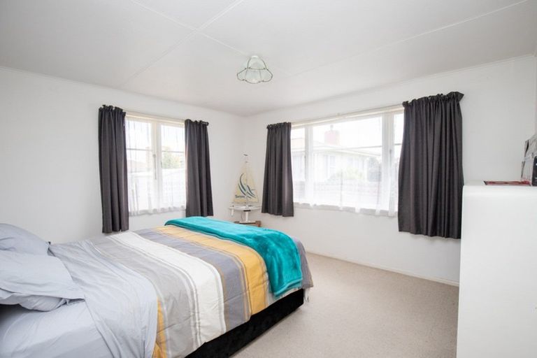 Photo of property in 33 Hayward Road, Ngatea, 3503