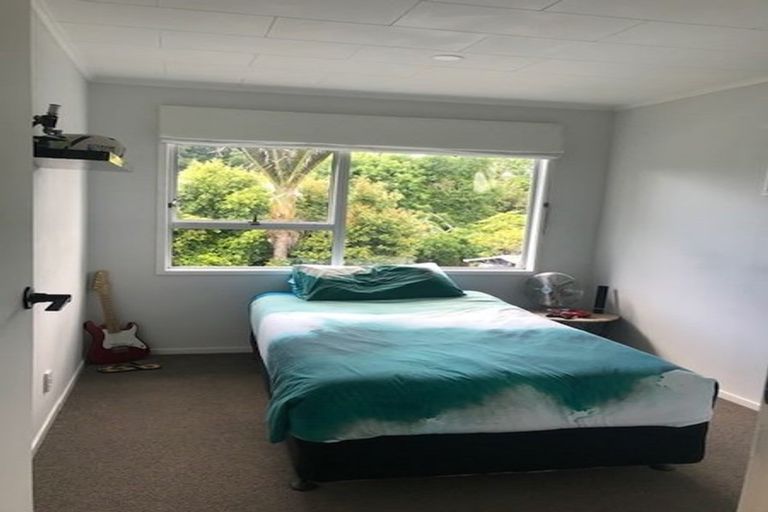 Photo of property in 77 Brian Crescent, Stanmore Bay, Whangaparaoa, 0932