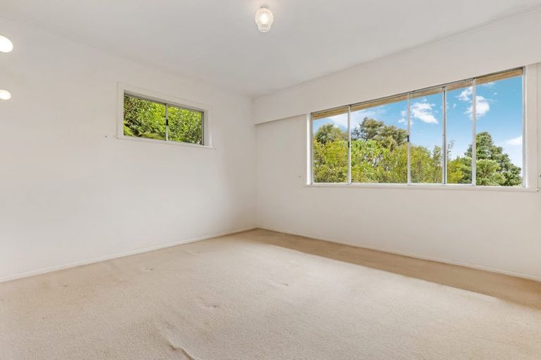 Photo of property in 98 Otitori Bay Road, Titirangi, Auckland, 0604