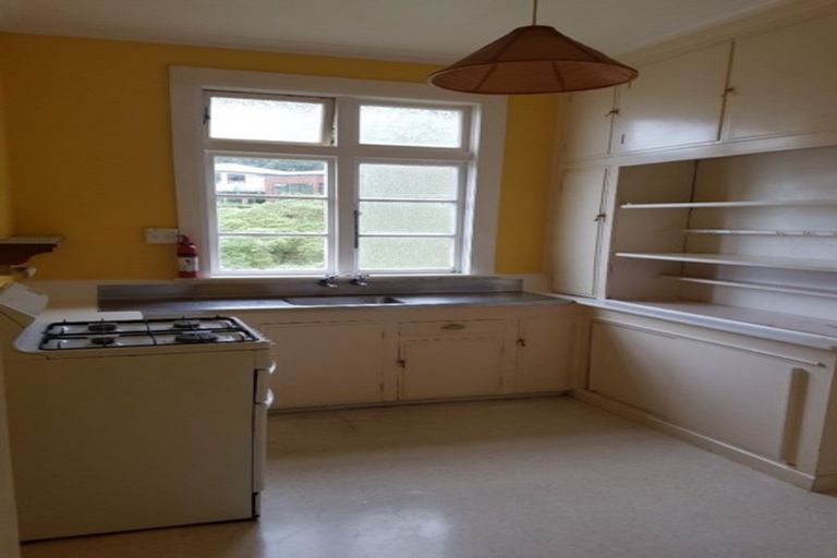 Photo of property in 2/134 Evans Bay Parade, Roseneath, Wellington, 6021