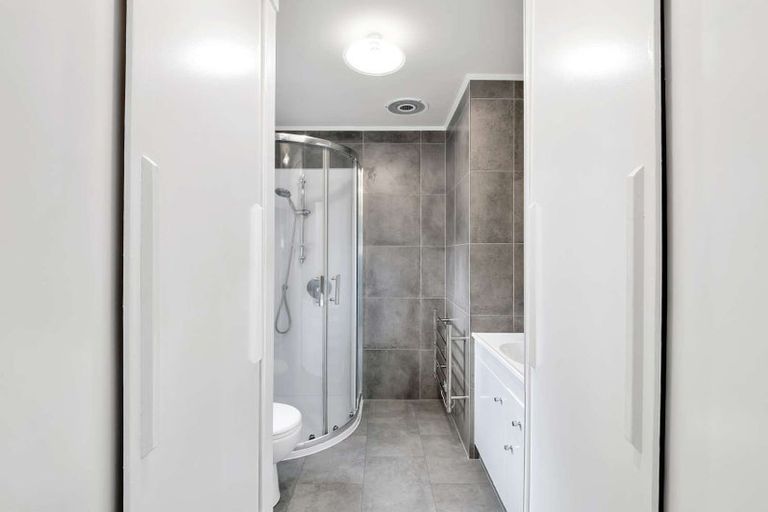 Photo of property in 65 Reynella Drive, Massey, Auckland, 0614