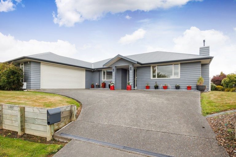 Photo of property in 11 Silicon Way, Fitzherbert, Palmerston North, 4410