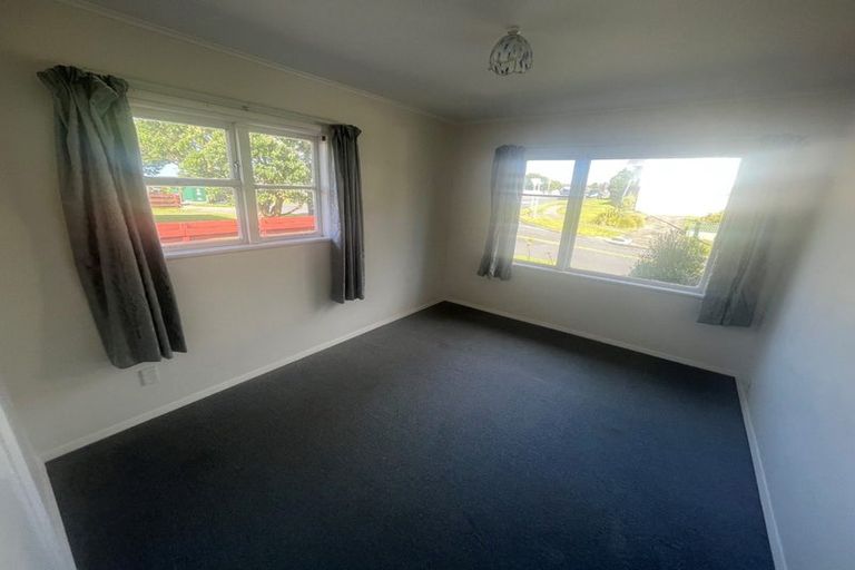 Photo of property in 1/276 Dowse Drive, Maungaraki, Lower Hutt, 5010