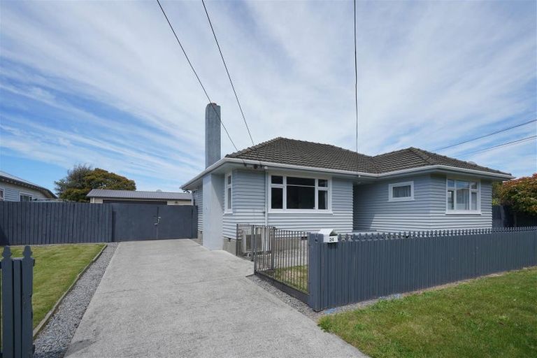 Photo of property in 24 Lincoln Road, Hillmorton, Christchurch, 8024