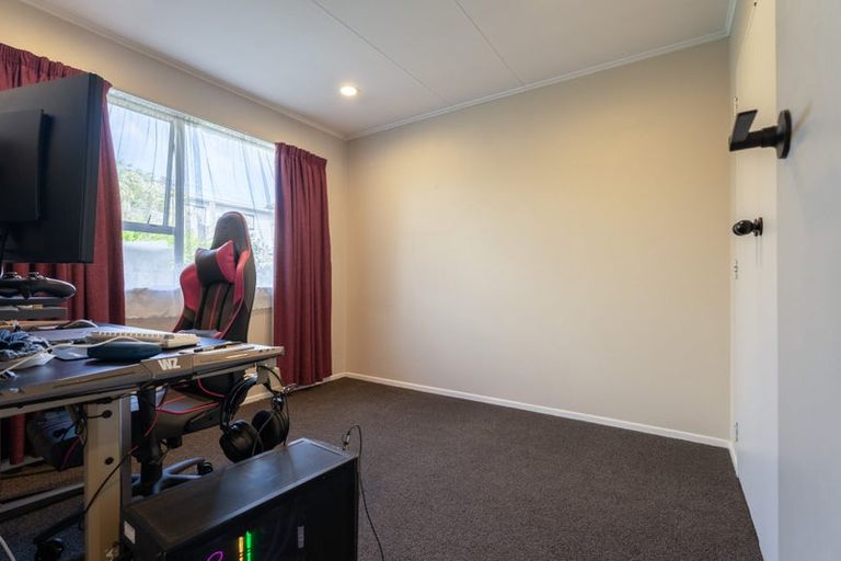 Photo of property in 12b Bell Street, Tawa, Wellington, 5028