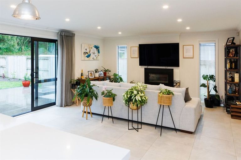 Photo of property in 5 Freedom Drive, Kelvin Grove, Palmerston North, 4414