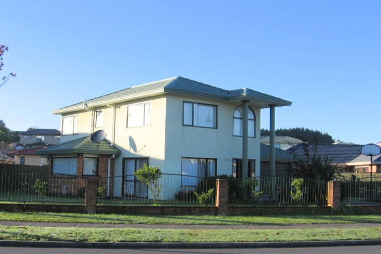 Photo of property in 64 De Havilland Drive, Goodwood Heights, Auckland, 2105