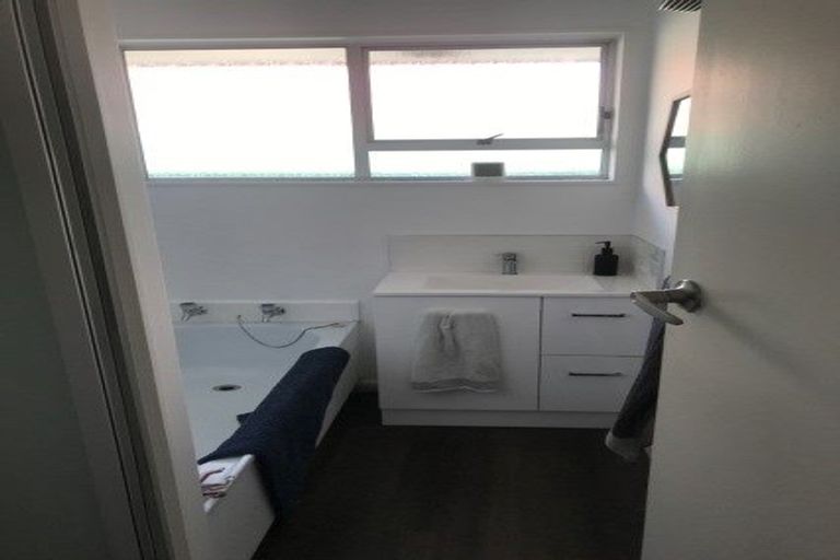 Photo of property in 118 Avonhead Road, Avonhead, Christchurch, 8042