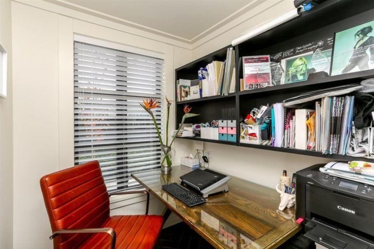 Photo of property in 20 Chilman Street, Strandon, New Plymouth, 4312