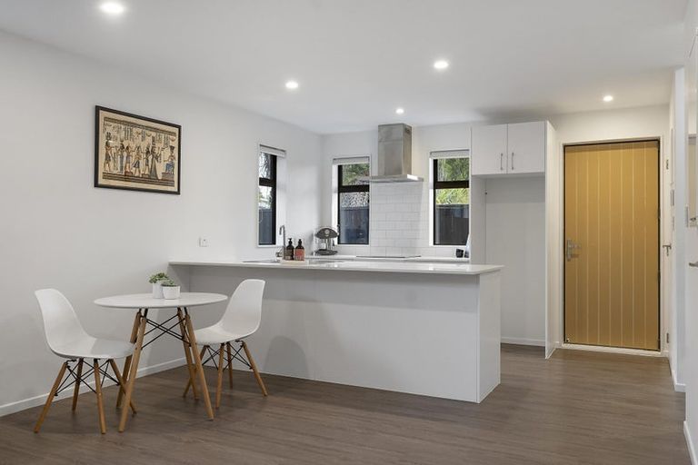 Photo of property in 4e Wattle Road, Sunnyvale, Auckland, 0612