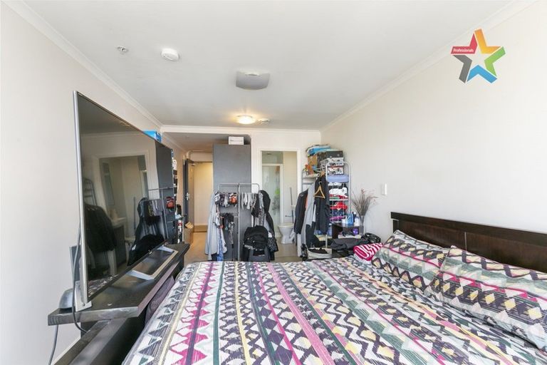Photo of property in Monvie Apartments, 704/15 Holland Street, Te Aro, Wellington, 6011
