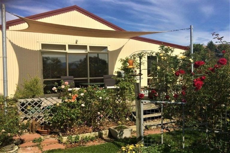 Photo of property in 32 Alice Burn Drive, Luggate, Cromwell, 9383