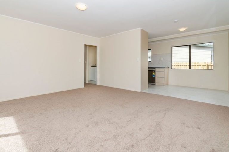 Photo of property in 2/41 Station Road, Takanini, 2112