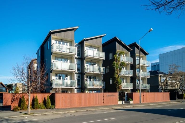 Photo of property in 4/100 Office Road, Merivale, Christchurch, 8014