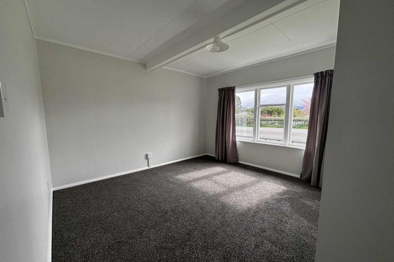 Photo of property in 88 Victoria Street, Carterton, 5713
