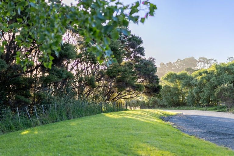 Photo of property in 23 James Paige Lane, Riverhead, Albany, 0793