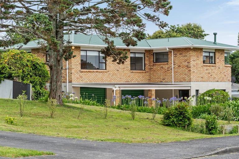Photo of property in 5 Whakapaki Street, Urenui, 4375