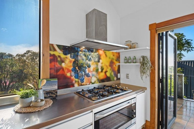 Photo of property in 38 Bellbird Rise, Murrays Bay, Auckland, 0630