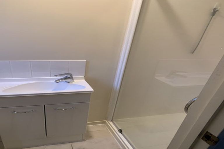 Photo of property in 62 Woodbank Drive, Glen Eden, Auckland, 0602