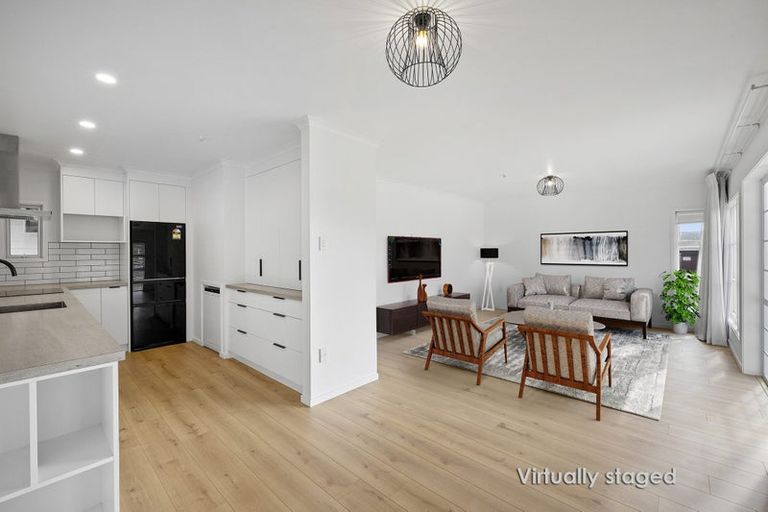 Photo of property in 260 Mangorei Road, Merrilands, New Plymouth, 4312