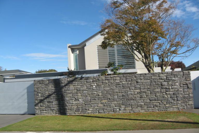 Photo of property in 43 Bryndwr Road, Fendalton, Christchurch, 8052