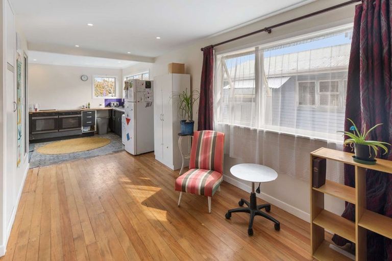 Photo of property in 119 Omata Road, Marfell, New Plymouth, 4310