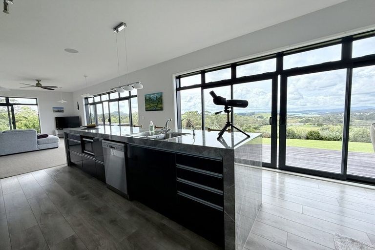 Photo of property in 157 Tui Glen Road, Haruru, 0204