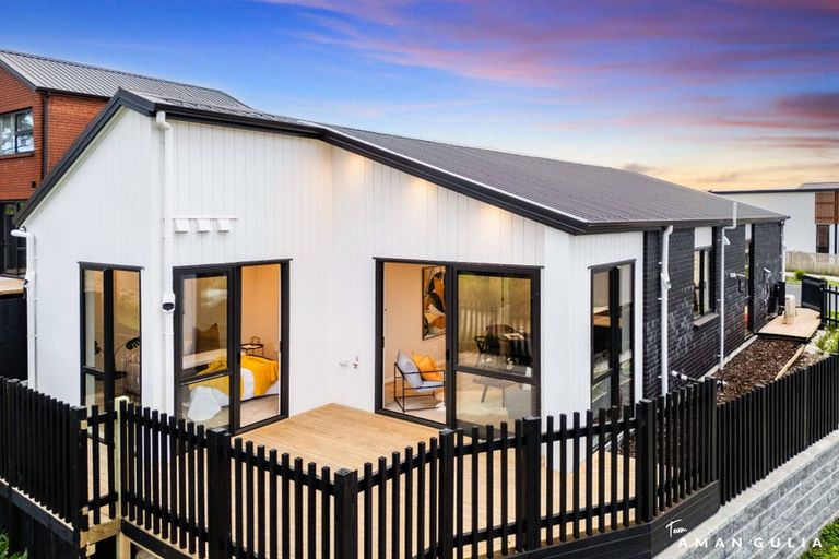 Photo of property in 53 Puhikawa Street, Massey, 0614