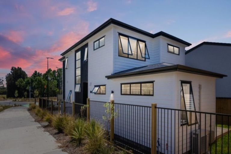 Photo of property in 72 Craigs Way, Hobsonville, Auckland, 0616