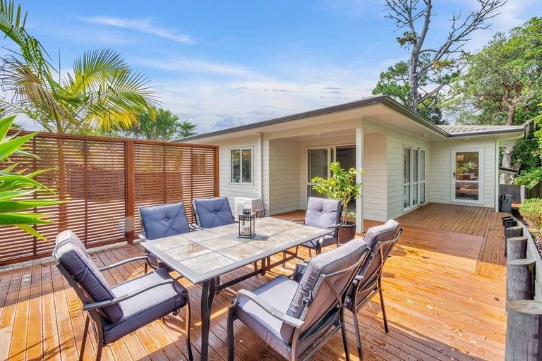 Photo of property in 92 Glendene Avenue, Glendene, Auckland, 0602