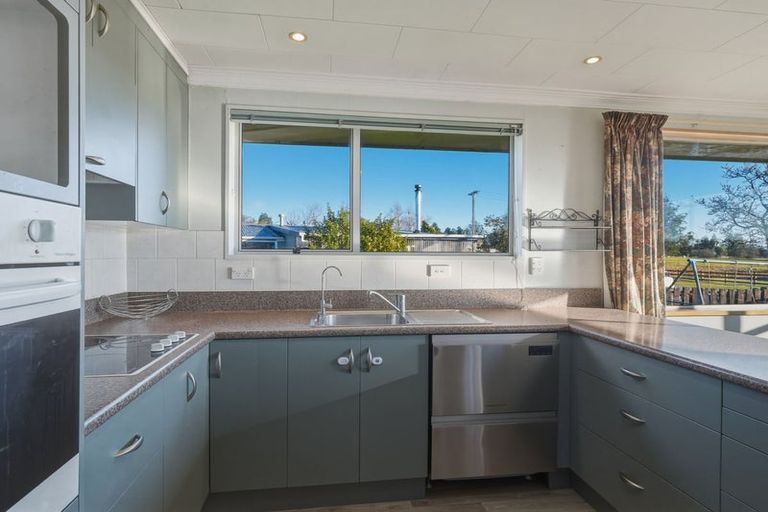 Photo of property in 16 Burraness Street, Palmerston, 9430