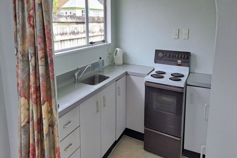 Photo of property in 2/69 Waddington Drive, Naenae, Lower Hutt, 5011