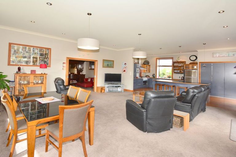 Photo of property in 2 Hargest Crescent, Saint Kilda, Dunedin, 9012