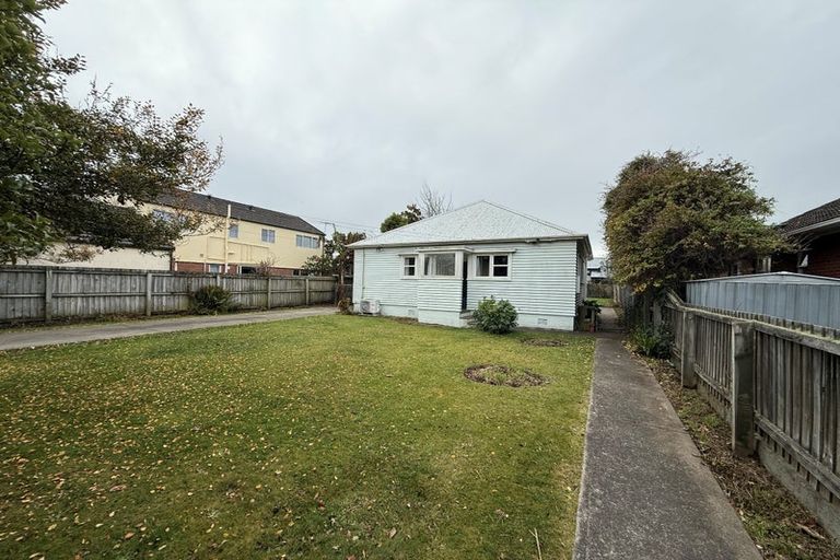 Photo of property in 72 Hamilton Avenue, Ilam, Christchurch, 8041