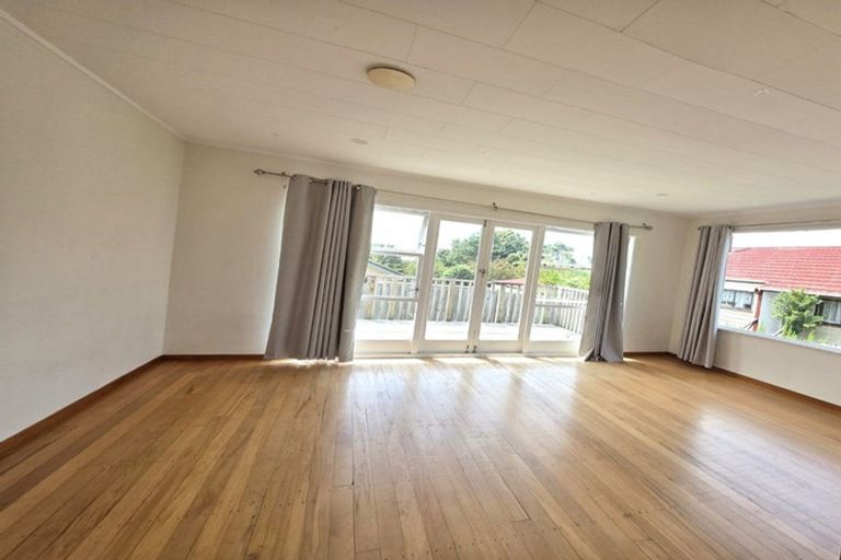 Photo of property in 54 Forest Hill Road, Henderson, Auckland, 0612