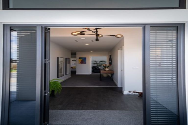 Photo of property in 22 Kahuparere Crescent, Pyes Pa, Tauranga, 3112