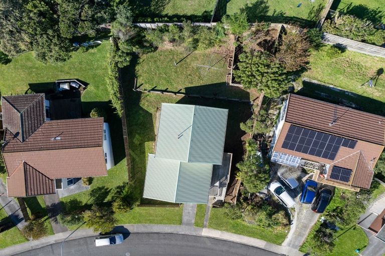 Photo of property in 74 Horokiwi Road West, Newlands, Wellington, 6037