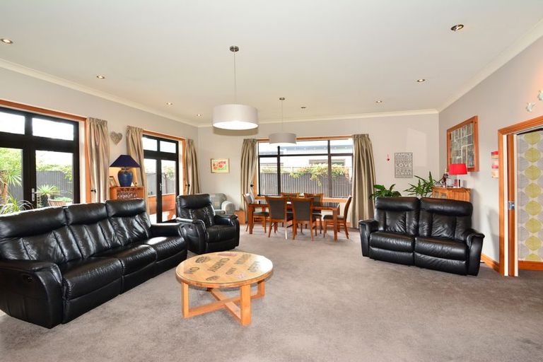 Photo of property in 2 Hargest Crescent, Saint Kilda, Dunedin, 9012