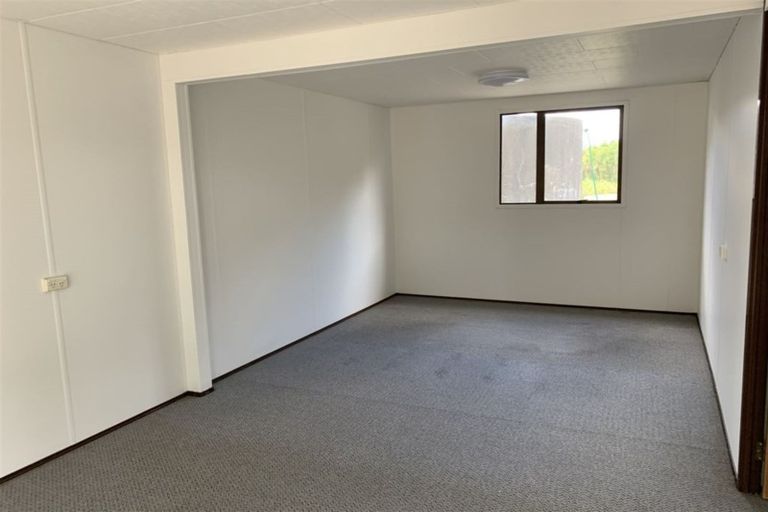 Photo of property in 300 State Highway 16, Kumeu, 0892