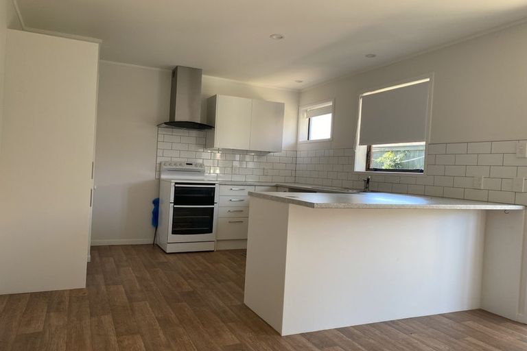 Photo of property in 1/6 Annette Avenue, Te Atatu South, Auckland, 0610