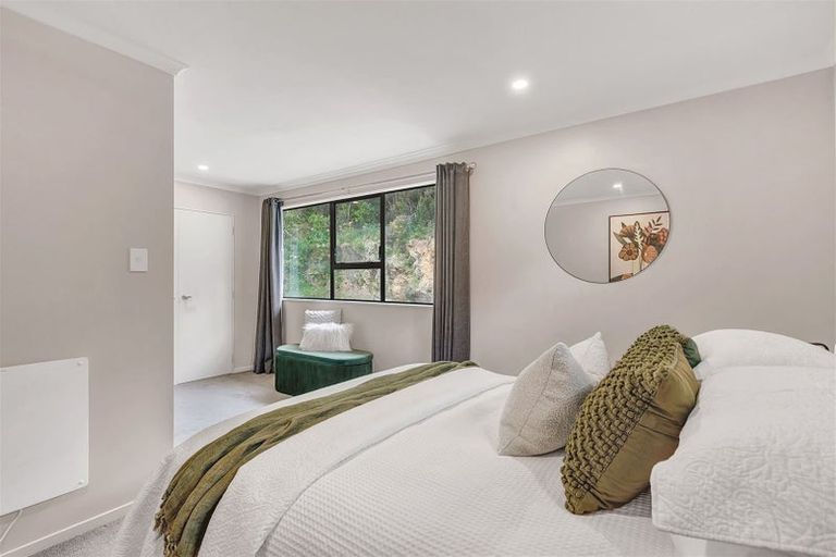 Photo of property in 64 Omapere Street, Whitby, Porirua, 5024